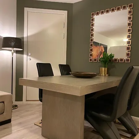 Apartament Leilighet Ved Sjoen Med Strand