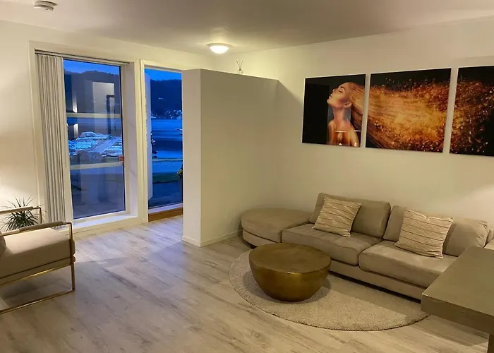 Leilighet Ved Sjoen Med Strand Апартаменты *